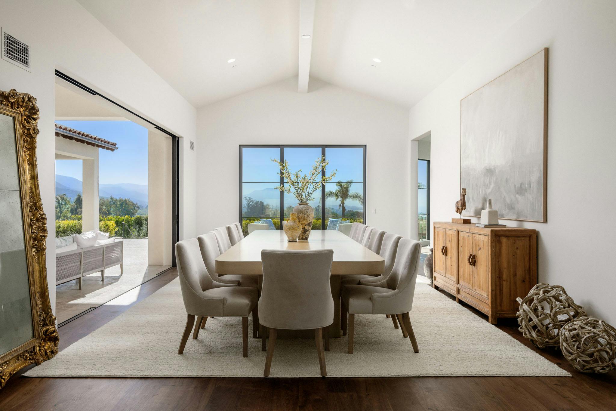 Meridith-Baer-Home-Estate-Southern-California-Montecito-Ranch-Estate-Dining